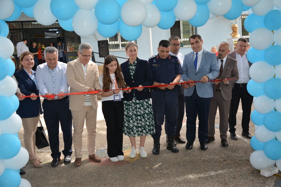 Kızıldere Ortaokulu Tarafından TÜBİTAK Bilim Fuarı Sergisi Düzenlendi